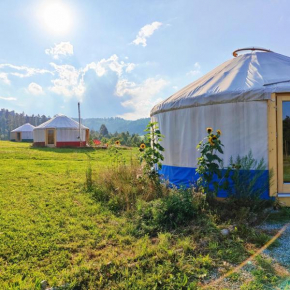 Glamping Niebiańska Osada Jurty Dolnośląskie & SPA